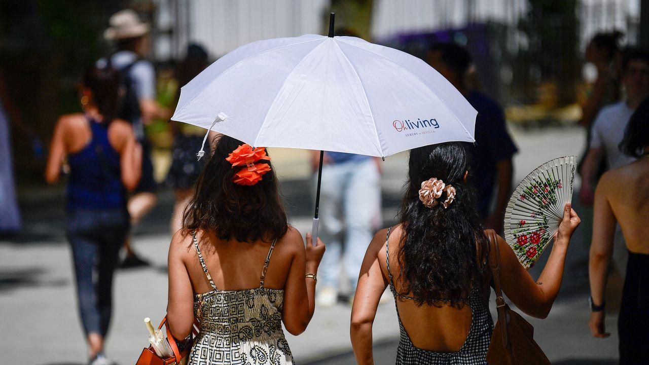 Europe heatwave 2026: Live travel advice, countries affected, airport disruption and where its safe to visit temperatures across the continent continue to soar, we look at which spots have weather warnings in place#travel #heatwave #europe