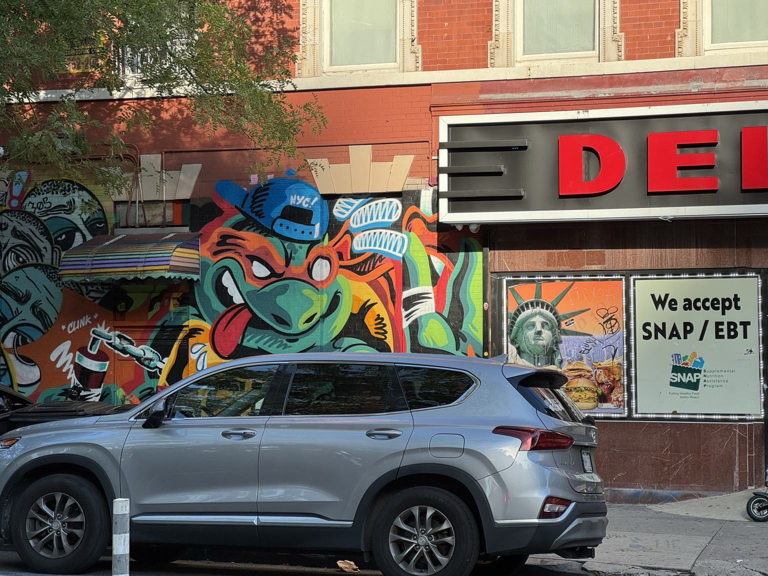 More TMNT graffiti.