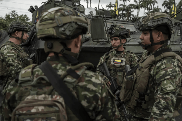 EUA e Colômbia anunciam operações militares conjuntas contra o narcotráfico

EUA e Colômbia anunciam operações militares conjuntas contra o narcotráfico. Entenda o acordo, a estratégia de Trump e o impacto na geopolítica da América Latina.

