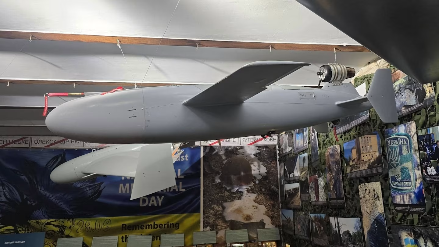 Financial Times reports Germany is preparing to buy Ukraine's Bars cruise missile for the Bundeswehr, marking the first known purchase of a Ukrainian-developed offensive weapon for German forces. An initial batch would be tested early next year, potentially leading to an order for several hundred. Bars has a range of up to 1,000 km and a payload of up to 105 kg. #Ukraine