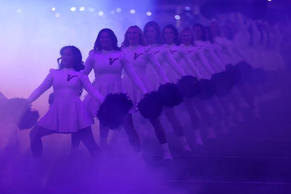 Vikings Under Fire Over Male Cheerleaders - Vikings Under Fire Over Male Cheerleaders