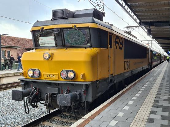 Veel animo bij afscheidsrit NS 1700-serie locomotieven - Treinenweb - Veel animo bij afscheidsrit NS 1700-serie locomotieven - Treinenweb