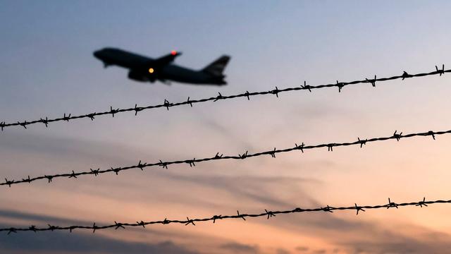 Abschiebungen aus Düsseldorf: Beobachter legen Jahresbericht vor - Abschiebungen aus Düsseldorf: Beobachter legen Jahresbericht vor