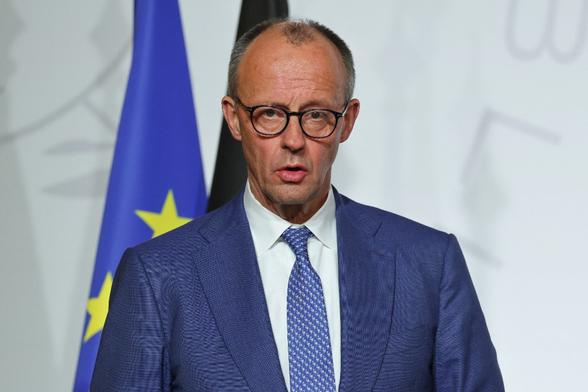 KYIV POST: We Decide Who Speaks for Us – Merz Rebuffs Putins Negotiator Proposal German Chancellor Friedrich Merz issued a message of solidarity with Kyiv following Russias Thursday attacks, adding that Europe would decide on its negotiator and rebuffing Moscows nomination of a former German leader.  #Europe
