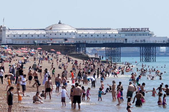 Updated May 26, 2026 9:51 AMLONDON (AP) — The United Kingdom smashed a century-old temperature record for the second time in 24 hours on Tuesday as a spring heat wave continued to scorch parts of Western Europe, triggering government warnings about risks to life. Several drownings were reported in Britain and France as people tried to cool down. #heatwave #europe #weather