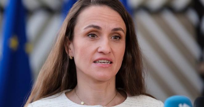 Romania will ask NATO to fast-track air defense deliveries and will also shutter its only Russian consulate after a Russian drone crashed into an apartment building. #Russia #EU #NATO #Romania