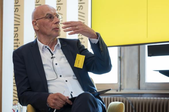 Interview: Dependence on US or Chinese tech risks psychological erosion of EU values, ex-commission official warns.EUobserver sat down for an interview with Paul Timmers, who served as director for digital and cybersecurity in the European Commission, and is now a geopolitics and technology professor at KU Leuven in Belgium and the European University in Cyprus. #DigitalSovereignty #Cybersecurity #Tech #EU
