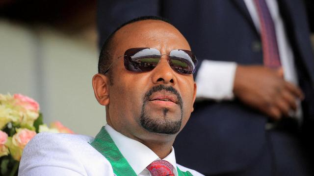 ⚡ NEWSEthiopias Prosperity Party wins landslide election amid Tigray tensionsEthiopian Prime Minister Abiy Ahmeds Prosperity Party secured 90 of seats in national legislative polls. The election excluded the Tigray region, still recovering from a deadly 2020-22 conflict, raising fears of renewed violence and highlighting growing authoritarianism.📰  #GeoWire