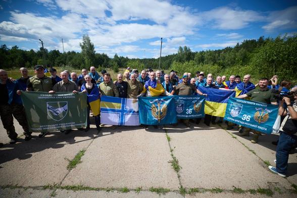 KYIV POST: Ukraine Brings Home 160 POWs, Nearly All Held Since 2022  Ukraine and Russia carried out another prisoner exchange on Friday, with Kyiv bringing home 160 servicemembers captured during the early stages of Russias full-scale invasion. #Ukraine