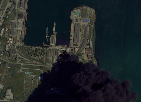 KYIV POST: SBU Says Drones Hit Russian Military Ships in New 40-Day Crimea Campaign  On Friday, Ukraines Security Service (SBU) said drones hit Russian military support vessels under construction and an S‑400 air defense system in occupied Kerch, as part of a 40‑day campaign approved by President Volodymyr Zelensky. The operation aims to degrade Russias use of Crimea as a military and logistics hub by targeting ships and air defenses. #Ukraine