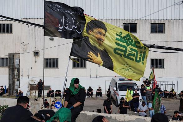 🔴 BREAKINGHezbollah rejects Israel-Lebanon framework dealHezbollah has announced it will not support the US-announced framework agreement between Israel and Lebanon. This rejection complicates diplomatic efforts to establish a ceasefire or peace deal in the region, signaling continued resistance from...📰  #Diplomacy #USA #Geopolitics #GeoWire