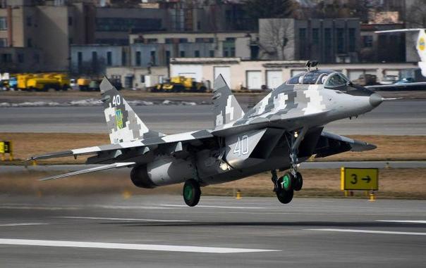 🇺🇦 On the night of June 27, a Ukrainian MiG-29 fighter jet crashed in the Poltava region. The pilot successfully ejected, reports the Ukrainian Air Force.