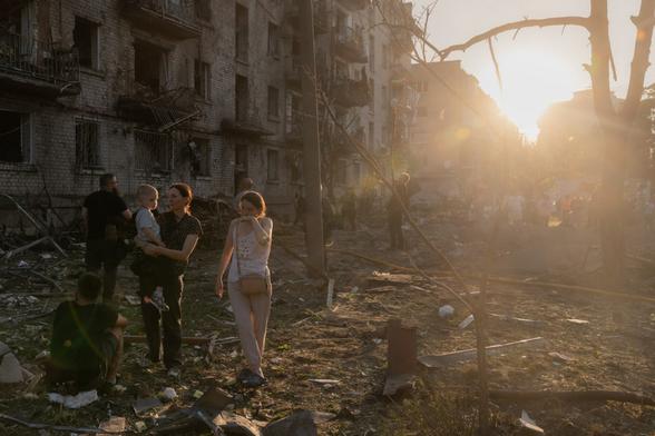 KYIV POST: Kyiv Mourns 27 Killed After Russian Missile Pulverizes 64 Apartments in Ordinary High-Rise A Russian missile strike destroyed 64 apartments in a nine-story residential building in Kyivs Darnytskyi district during Moscows July 2 barrage, which killed at least 27 people across the capital and triggered international condemnation. #Ukraine #World