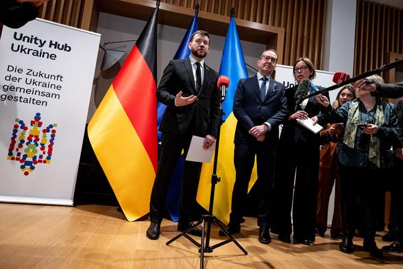 Berlin and Kyiv are discussing mechanisms both to encourage and force Ukrainian men residing in Germany to return to their country, Ukraines ambassador to Germany Oleksiy Makeev said in an interview. #Russia #EU #Germany