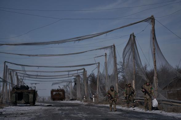 #UPDATE💬President Volodymyr Zelensky has dismissed Putins claim that the Donetsk Oblast city of Kostiantynivka was under Russian control, describing it as a lie for media attention."If Kostiantynivka were currently under Russian control, then surely Putin would have no problem meeting me there and finding diplomatic solutions to finally end the war," he quipped 😁