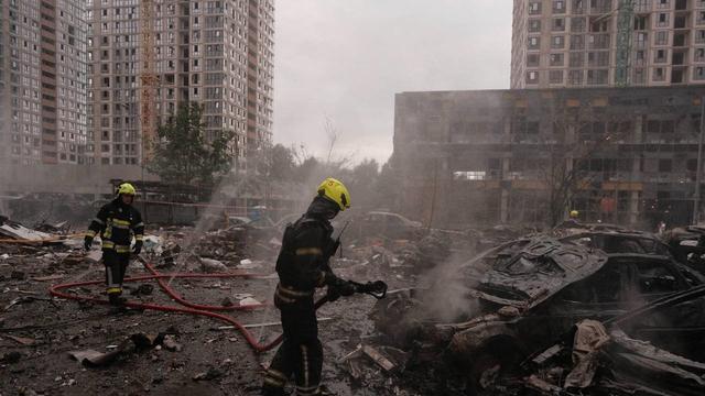 Russian attack damages 15 residential buildings in Kyiv overnight – SES #UkraineRussian attack damages 15 resi...