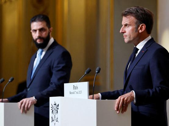 ⚡ NEWSMacron visits Syria ahead of NATO summitFrench President Emmanuel Macron arrives in Syria for talks, becoming the first Western European leader to visit since Bashar al-Assads overthrow. The diplomatic mission precedes the upcoming NATO summit in Turkey, signaling a shift in European engagement with Damascus.📰  #EU #Geopolitics #GeoWire