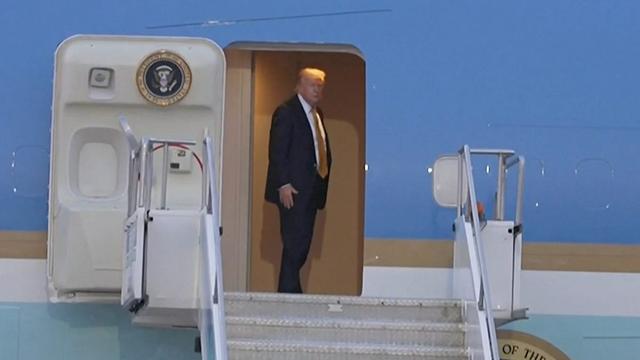 #taco #nato #politicsTaco had to fly back home in the old Air Force One because the  gift  is not equipped with all the necessary security equipment, go figure, and also while he was climbing those stairs he had a twitch on his left hand that is alarming people , he had many gaffes and he also claimed he was number one on Tic Tac , he said it !! Video of him climbing the stairs is in there .