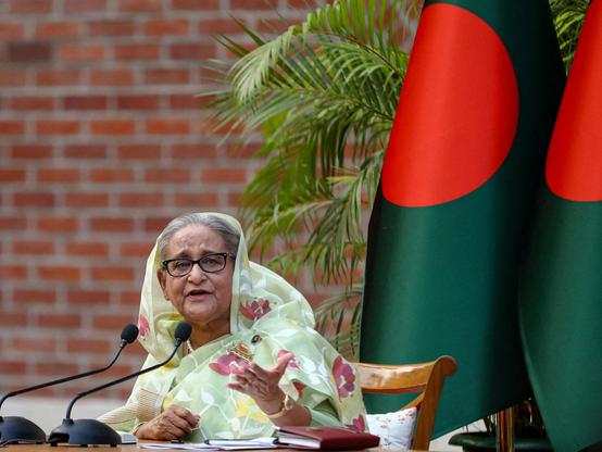 ⚡ NEWSExiled Bangladesh PM Hasina plans return despite death sentenceFormer Bangladeshi Prime Minister Sheikh Hasina, currently in exile and facing a death sentence, has pledged to return to the country in December. This announcement sets up a significant legal and political confrontation with the current leadership in Dhaka.📰  #GeoWire