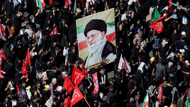⚡ NEWSIran orchestrates Khamenei funeral to project strength and anti-imperialist narrativeIrans funeral ceremonies for Ali Khamenei are analyzed as a strategic display of power. The regime aims to demonstrate internal control through mass mobilization while projecting an anti-imperialist image to the international community, specifically countering US...📰  #USA #Diplomacy #Geopolitics #GeoWire