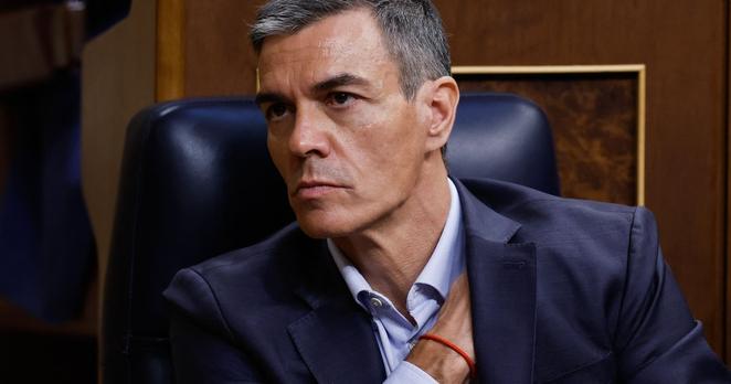 [lalibre] Pedro Sanchez fustige les "déclarations xénophobes" de Mariano Rajoy sur léquipe de France de football #Europe 