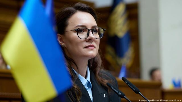 Ukraines Zelenskyy swaps out the prime minister in a reshuffle.The president announced a government shake up and that PM Yuliia Svyrydenko would step down after a year in office.She is tipped as the next US ambassador. #Zelensky #Svyrydenko #Politics
