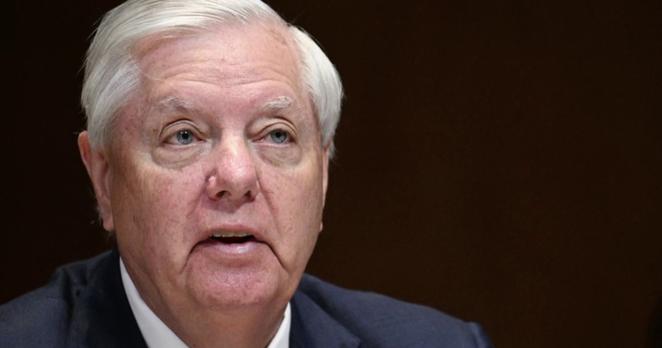 ⚡ NEWSLindsey Graham dies; impact on US foreign policy analyzedSen. Lindsey Graham has died, prompting analysis of his political legacy and the implications for US foreign policy, particularly regarding ongoing conflicts in Iran and Ukraine.📰 #Iran #Geopolitics #GeoWire
