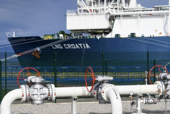 KYIV POST: Croatia Plans LNG Terminal Expansion Croatia plans to increase the capacity of its LNG terminal on the Adriatic island of Krk from 3.5 billion to 4.5 billion cubic meters by early 2027. Officials say the expansion could support Ukraines energy security as Kyiv seeks alternative gas supplies amid Russian attacks on domestic energy infrastructure. #Europe