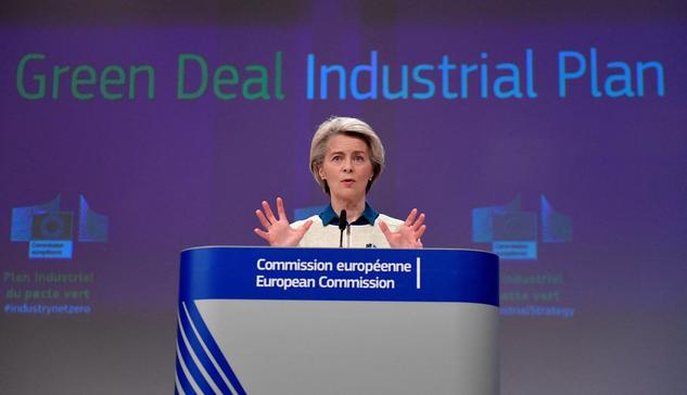 EU large industry pays 0.04 €/kWh in tax on electricity vs 0.018 €/kWh on gas. #europe #energy