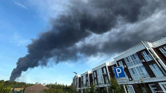 🟠 UPDATERussian missile strike on ship near Odesa kills 10; Ukraine retaliates with drone attack on MoscowRussia reports a bus strike in its border region with Ukraine killed 5 people; President Zelenskyy seeks to calm tensions over Ukraines military leadership.📰 #Military #Geopolitics #GeoWire