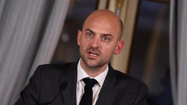 ⚡ NEWSFrench diplomats detained and abused in IranFrances Foreign Minister Jean-Noël Barrot reported that two French embassy officials in Iran were subjected to an extremely serious act of intimidation by Iranian security services. The diplomats were held and interrogated for hours, with one suffering physical abuse.📰 #Diplomacy #EU #Geopolitics #GeoWire