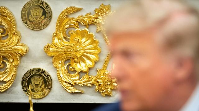 🔴 BREAKINGTrump announces 100 tariffs on imported generic pharmaceutical drugsUS President Donald Trump announced a 100 tariff on imported generic pharmaceutical drugs, set to take effect in August 2028. The policy aims to bolster domestic US pharmaceutical production and reduce reliance on foreign imports.📰  #Markets #Geopolitics #GeoWire
