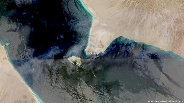 🟠 UPDATESaudi-led coalition strikes Yemens Hodeida portIran-backed Houthi rebels claim civilian sites were targeted in the Saudi strikes on Hodeida, while Saudi Arabia maintains it hit military targets. Houthis vow a response to what they call a dangerous escalation.📰 #SaudiArabia #Military #Geopolitics #GeoWire
