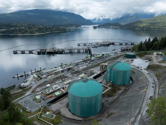 ⚡ NEWSJapan shifts to Canadian crude due to Hormuz supply risksAsian nations, including Japan, are increasingly sourcing crude oil from Canada as uncertainty surrounding supplies through the Strait of Hormuz creates a supply pinch. This strategic shift highlights growing concerns over energy security and...📰 #OilEnergy #Markets #Geopolitics #GeoWire