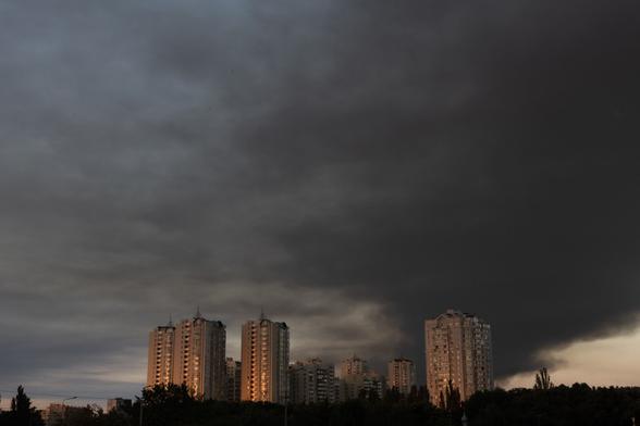 KYIV POST: Kyiv Under Air Raid Alert as Russian Drones Threaten Capital, Regions Kyiv and several Ukrainian regions were placed under air raid alert overnight amid a threat from Russian attack drones. Authorities urged residents to remain in shelters. #Ukraine