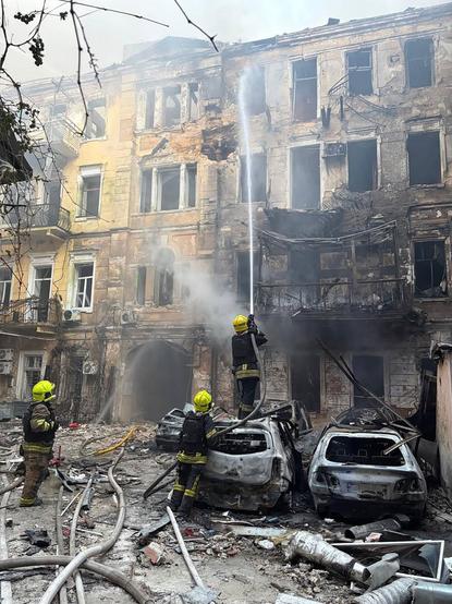 Odesa came under one of its heaviest combined attacks, with local channels reporting 70+ Shahed drones and about 20 missiles in two hours. At least eight people were injured, and much of the city lost water service. In Kharkiv, two people were killed and 12 injured after a residential high-rise was hit.  #Ukraine #Odesa #Kharkiv #RussiaUkraineWar