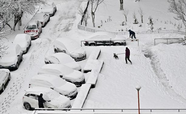 KYIV POST: Estonia Pledges Nearly $400,000 for Ukraines Winter Preparation  Estonias Foreign Ministry announced €340,000 ($392,000) in aid to help Ukraine prepare for another winter of war, with Russia widely expected to strike the countrys energy and water infrastructure. The funds will be allocated to frontline families, displaced Ukrainians, and rescuers through non-governmental organization (NGO) partners. #EasternEurope #Ukraine