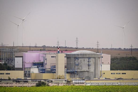 KYIV POST: Romania Starts Shutting Down Sole Working Nuclear Reactor  Romanian state-owned nuclear power producer Nuclearelectrica has started the process of disconnecting its sole working reactor from the power grid due to record low Danube river levels, it said on Thursday. #Europe #World