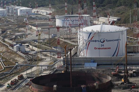 KYIV INDEPENDENT: Russia shuts down key Black Sea export terminal in Novorossiysk after drone attack, Reuters reports  The Sheskharis oil terminal, one of Russias main Black Sea export facilities, processes around 700,000 barrels of crude per day. #Ukraine