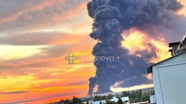 📰 Ukrainian forces strike Ozon logistics hub in Russia for first time, causing major fire – video🔗  #RussianInvasion #RussianWar #Ukraine