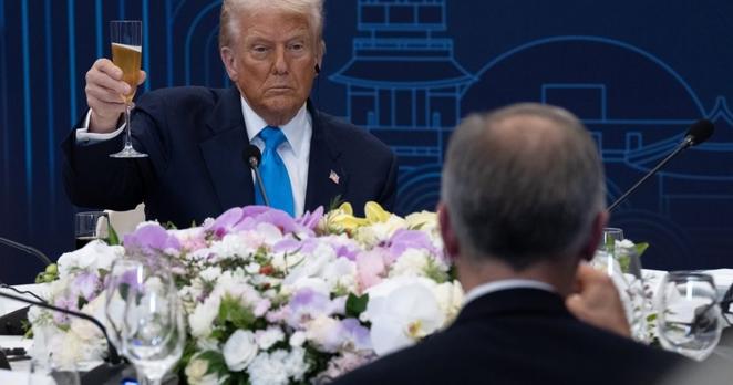🟠 UPDATECanada-US Trade Negotiations on Tariff DeadlinePrime Minister Mark Carney suspended talks and summoned negotiators back to Ottawa after a last-ditch effort failed before the midnight tariff deadline. Canada vowed dollar-for-dollar tariff retaliation.📰 #Markets #Geopolitics #GeoWire