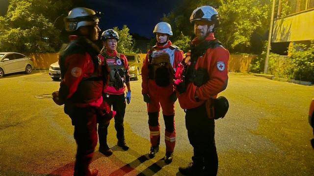 URCS helps those affected by overnight Russian air attack on Kyiv #UkraineURCS helps those affected by o...