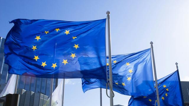 Not my usual source of news, but an interesting article about how Europe is handling the oil crisis…#energy #energytransition #renewables #europe 