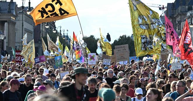 [lalibre] "Interdisez lAfD maintenant" : 150.000 personnes manifestent en Allemagne contre lextrême droite #Europe 
