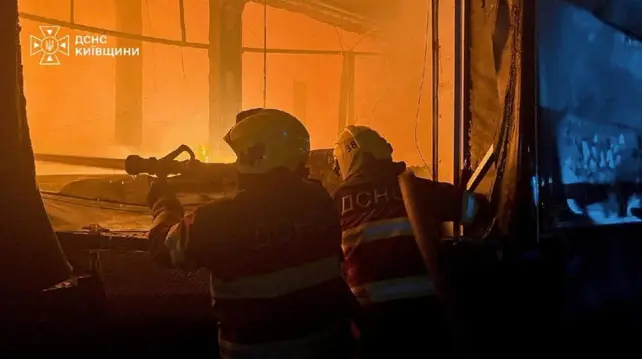 📰 Warehouses ablaze in Kyiv Oblast following Russian attacks🔗 #RussianInvasion #RussianWar #Ukraine