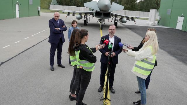 🟠 UPDATENATO Shoots Down Drone Over LithuaniaDenmark accused a Russian frigate of firing flares at a Danish military helicopter, adding to the tensions from the drone incident.📰  #Military #EU #Geopolitics #GeoWire