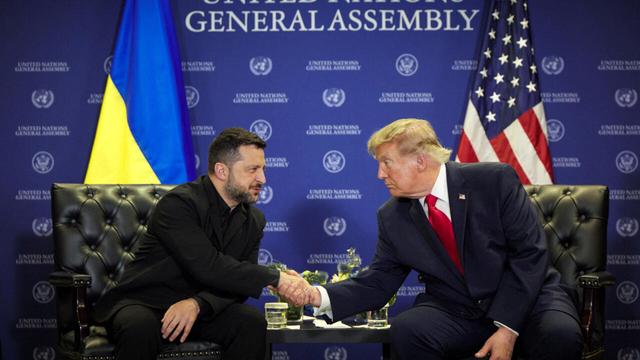 🔴 BREAKINGZelensky Proposes Energy Ceasefire with RussiaUkrainian President Volodymyr Zelensky announced at the UN General Assembly that Kyiv is willing to halt strikes on Russian energy infrastructure if Moscow reciprocates, aiming to end the war before winter.📰 #Russia #Military #Geopolitics #GeoWire