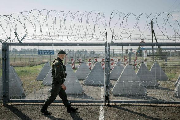 Die baltischen Länder verhängen eigene Sanktionen gegen zwei russische Oligarchen. Von der Lockerung durch die Europäische Union sind sie nicht überzeugt.