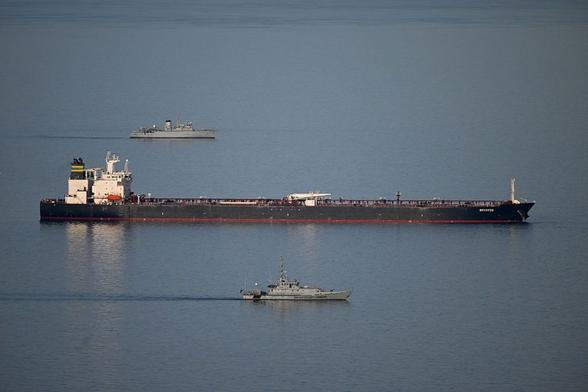 KYIV INDEPENDENT: US senators urge Trump administration to enforce new Russia sanctions law ahead of Oct. 18 deadline The senators called for tougher action against Russia's oil revenues and sanctions-evasion networks, urging the administration to match European and U.K. designations of shadow-fleet vessels. #Ukraine