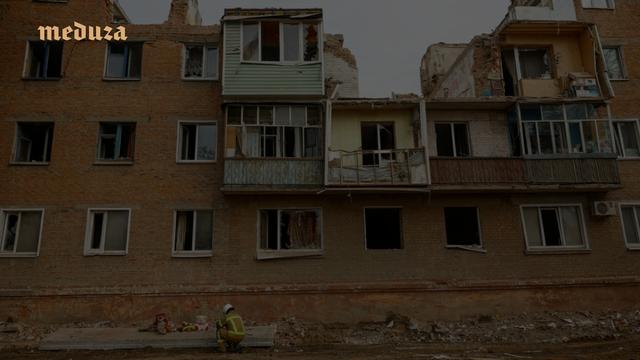 Russian missile strike on apartment building in Pryluky, northern Ukraine, kills 22 people, including five children #Meduza #Russia #Ukraine